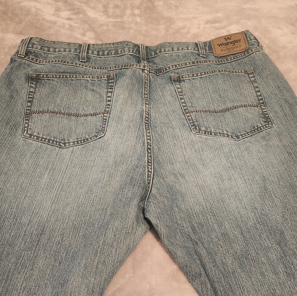 Vintage Wrangler Blue Denim Jeans Light Acid Wash Men's Relaxed Fit 42x30 - Picture 5 of 10